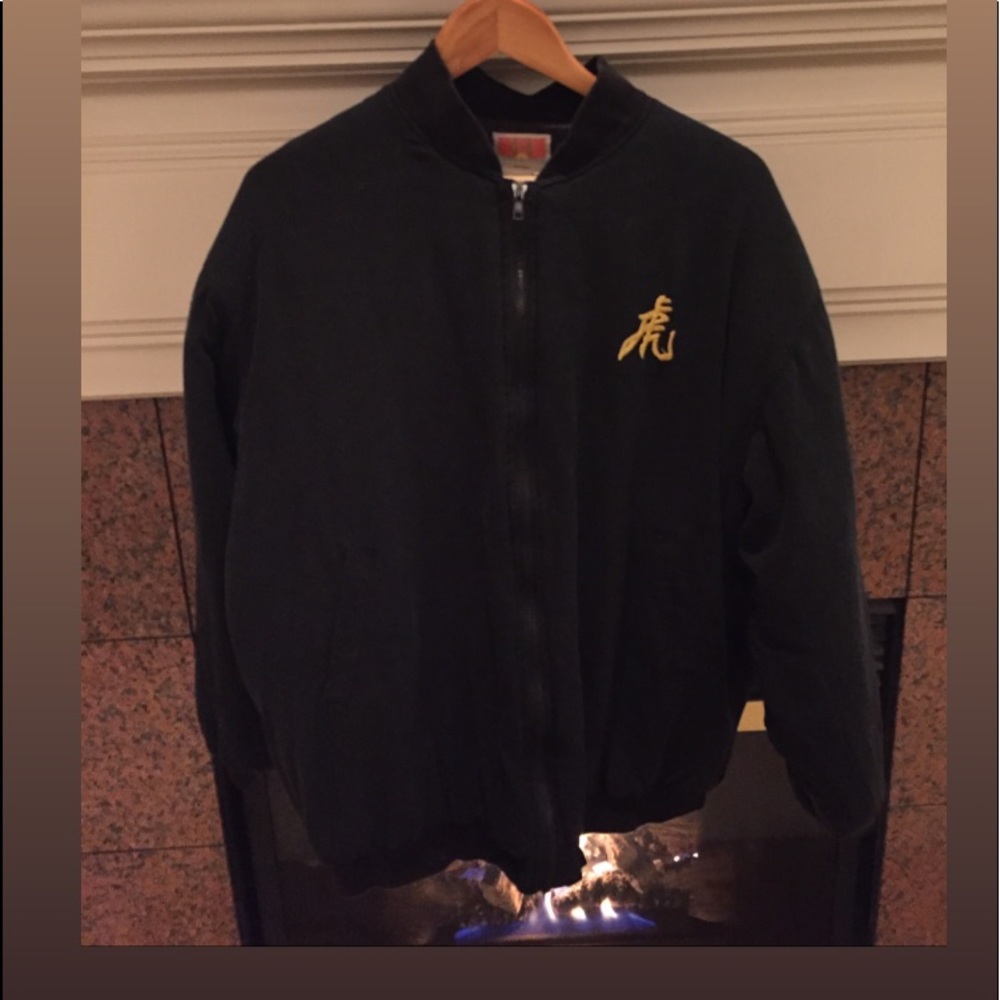 Unique Bomber! - Picture 3 of 4